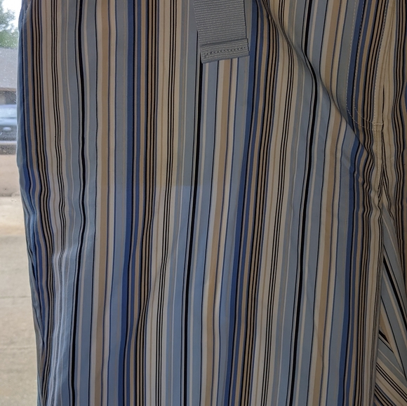 Shorts - Picture 2 of 4